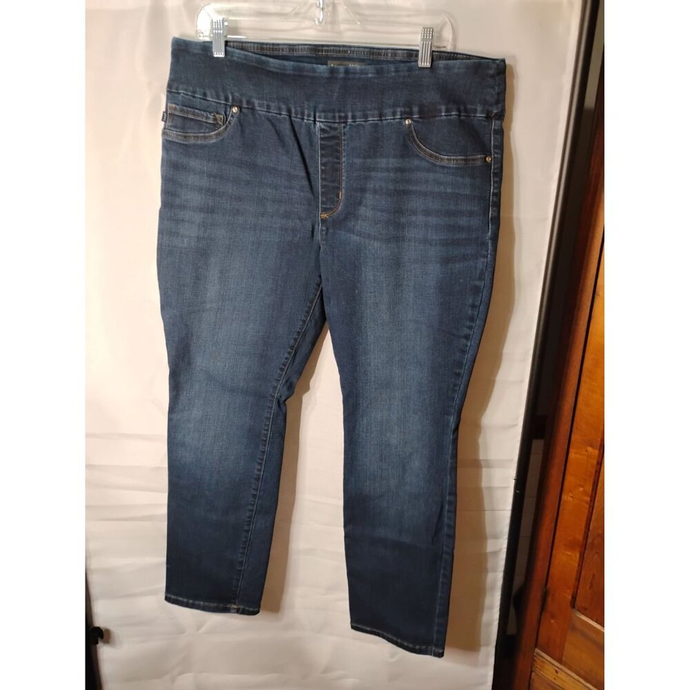 LEE slim leg jeans pull on style 18Short cotton spandex blend